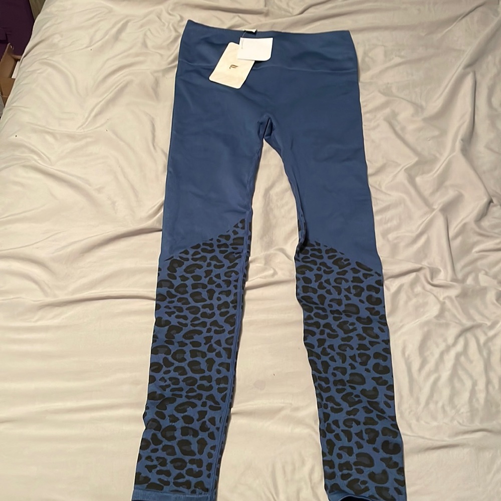 NWT Fabletics seamless leopard leggings size Small